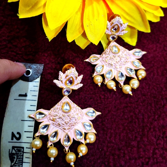 Earring - Picture 3 of 3